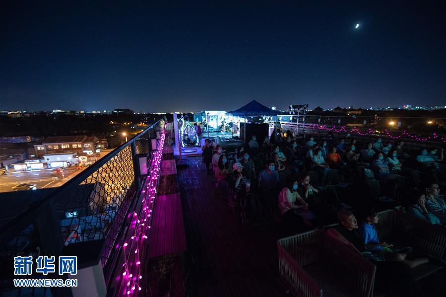 ���Ļ�����1����ʮ�ñ������H�Ӱ���e��¶���ӳ���(d��ng)